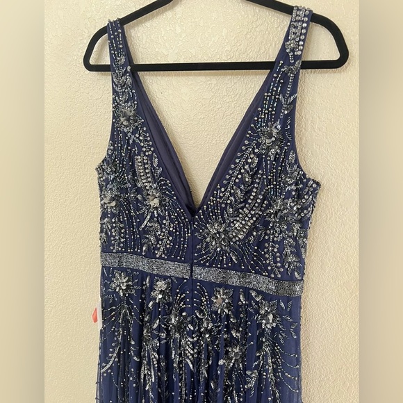 New Mac Duggal Beaded Plunge Neck Gown In Midnight Size 12 - Picture 5 of 11